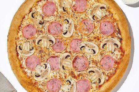 Пицца с ветчиной