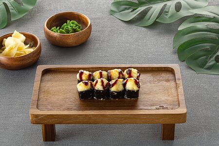 Запеченный ролл Сырный цыпленок