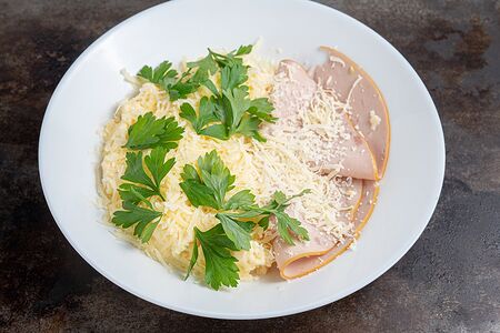 Скрэмбл ветчина-пармезан