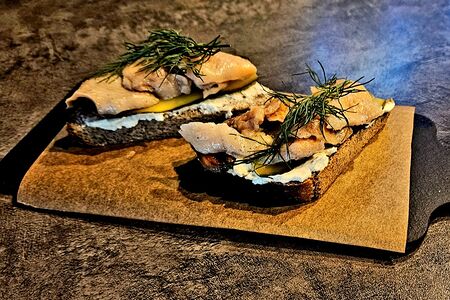 Бутерброд с сугудаем