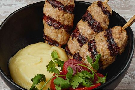 Кебаб из курицы с пюре