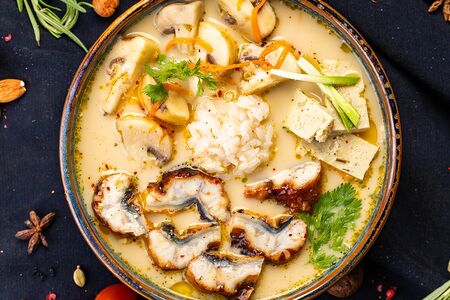 Сливочный суп с угрём