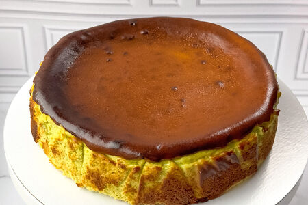 Чизкейк Сан-Себастьян фисташковый