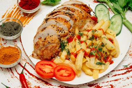 Куриный рулет с фри