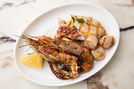 Морепродукты на гриле