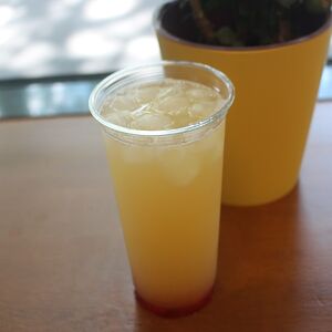 Ананасово-малиновый лимонад