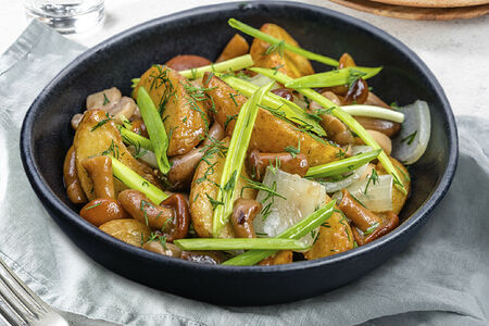 Картофель с лесными грибами