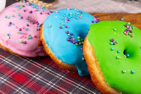 Пончик в глазури