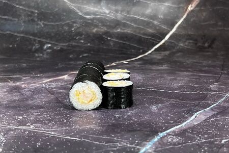 Ролл спайси-креветка