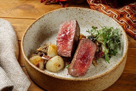 Медальоны из телятины в маринаде от шефа