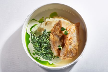 Судак со шпинатом 