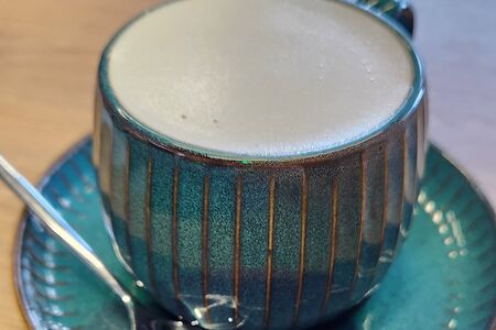 Кофейный десерт с карамельно-ореховым наполнителем