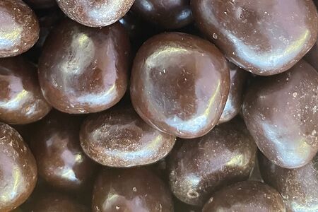 Шарики шоколадные с арахисом и карамелью