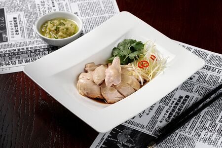 Дважды сваренный цыпленок с традиционным имбирным соусом