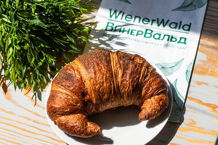 Круассан с сырным кремом и корицей