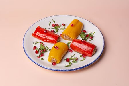 Рулетики из печеных перцев