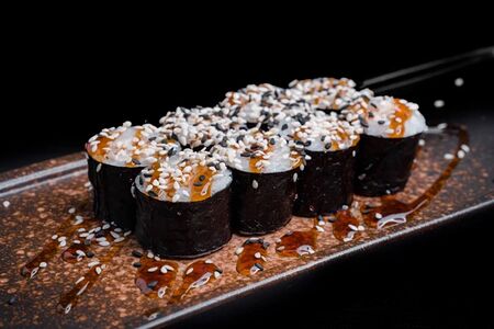 Ролл с угрем Mini