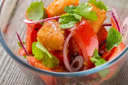 Салат из узбекских томатов и жареного сыра