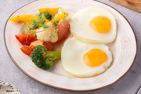 Яичница с овощами