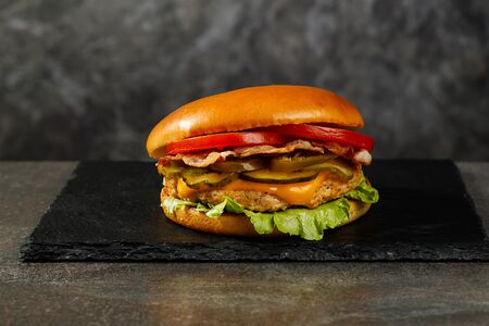 Бургер Мексиканский с курицей