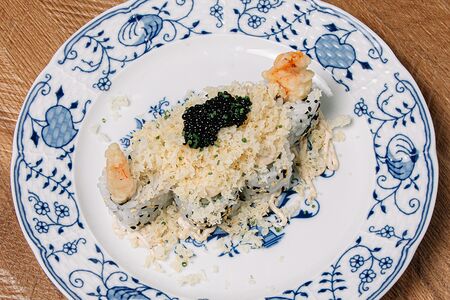 Ролл Креветка темпура и спаржа