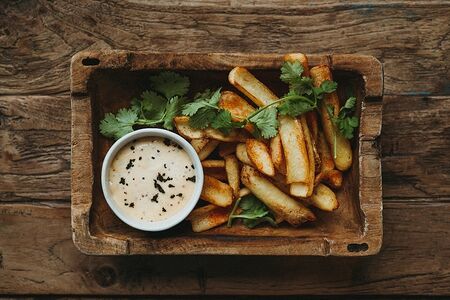 Картофель фри, спайси-соус