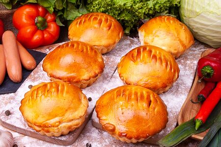 Солянка по-деревенски с капустой и сосисками