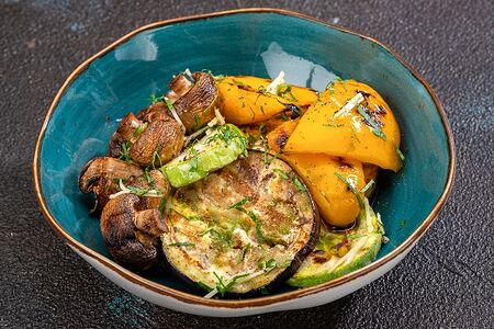 Овощи гриль с чесночным маслом