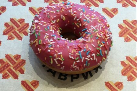 Донат Клубничный