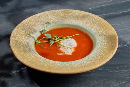 Томатный суп со страчателлой