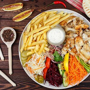 Шаверма на тарелке