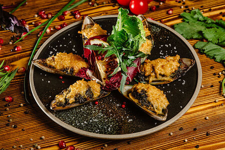 Мидии со шпинатом