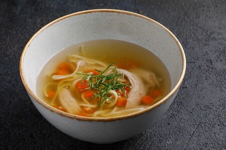 Куриный суп с домашней лапшой