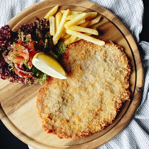 Cвинoй шницель