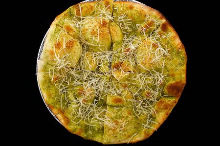Фокачча с сыром и соусом песто