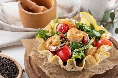 Салат с креветками