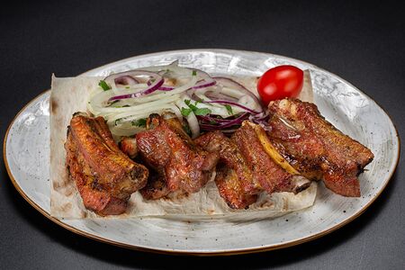 Свиные ребра на углях