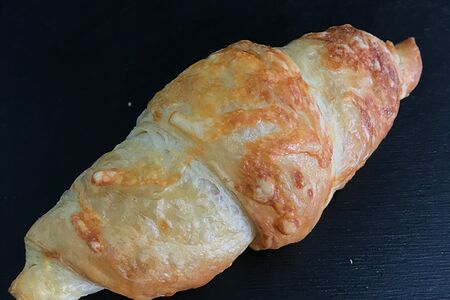 Круассан с ветчиной и сыром