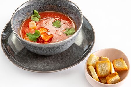 Томатный суп с морепродуктами