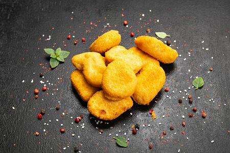 Куриные наггетсы