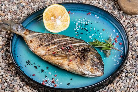 Дорадо на мангале