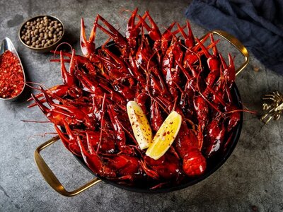 Раки M, жаренные в квасе с перцем Средние