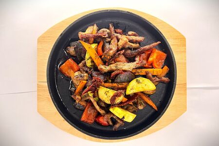 Свинина с овощами