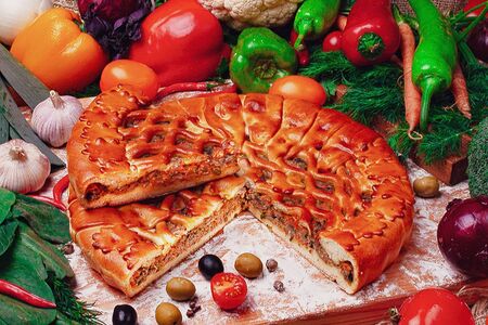 Пирог Купеческий - говядина, шампиньоны, сыр