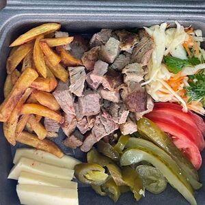 Тарелка со свининой