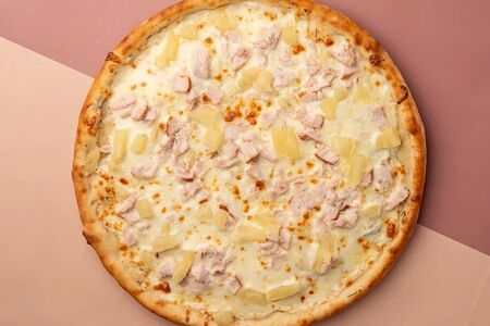 Пицца Курица с ананасами