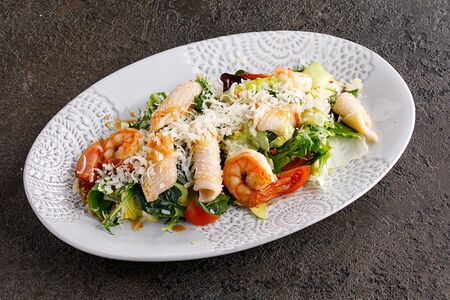 Салат с морепродуктами