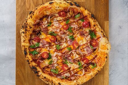 Пицца со свининой BBQ