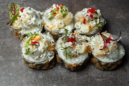 Жареный ролл Креветка-гребешок