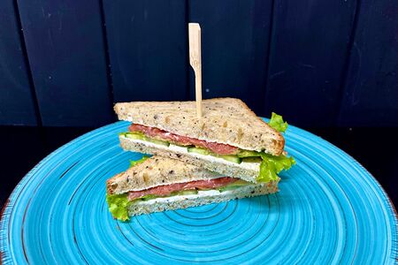 Сэндвич Фиш энд авокадо